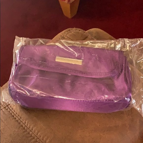 Younique makeup bag - Picture 2 of 2